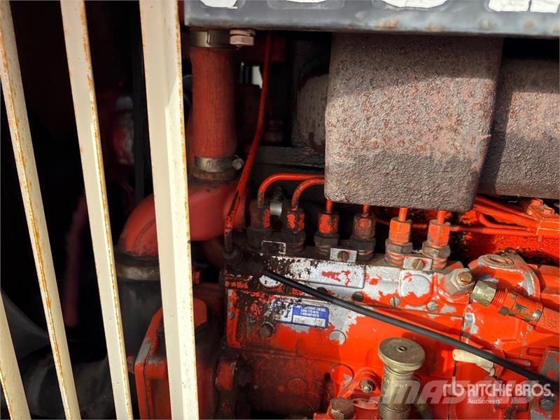Case IH 970 2WD Tractor Трактори