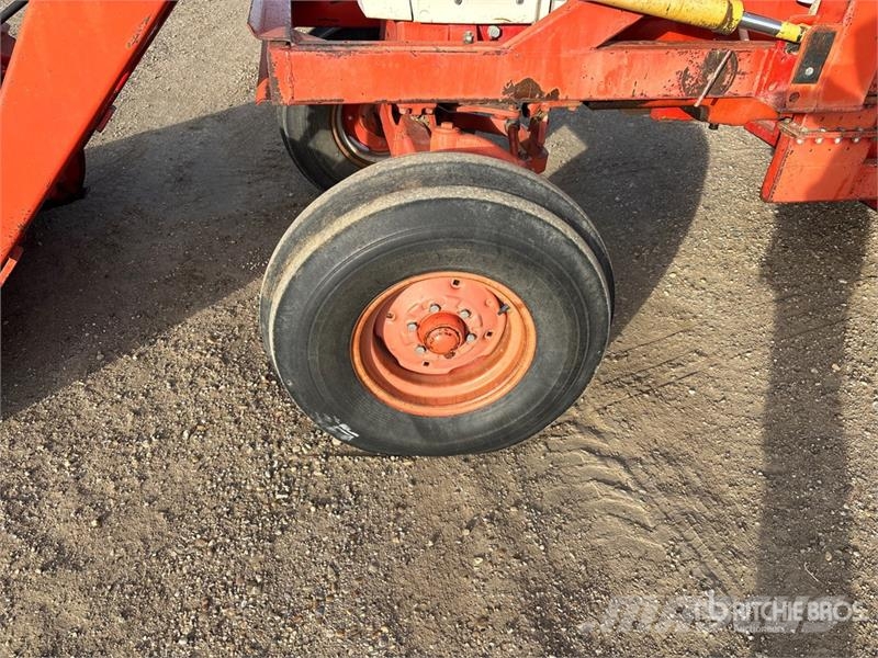Case IH 970 2WD Tractor Трактори