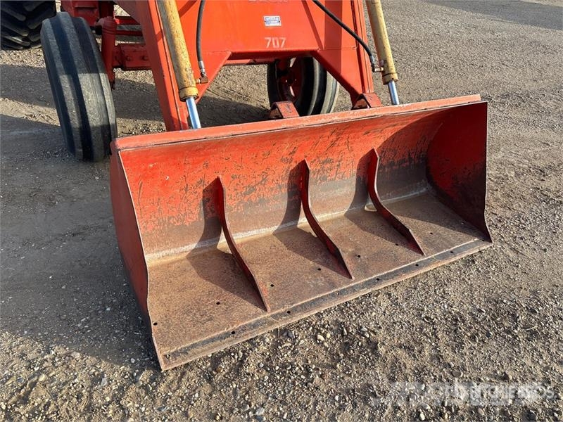 Case IH 970 2WD Tractor Трактори