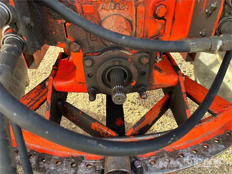 Case IH 970 2WD Tractor Трактори