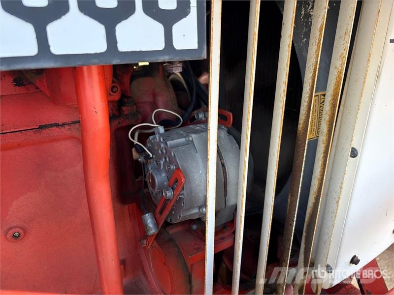 Case IH 970 2WD Tractor Трактори