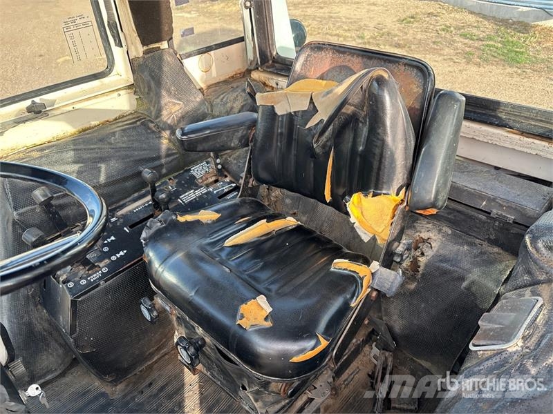 Case IH 970 2WD Tractor Трактори