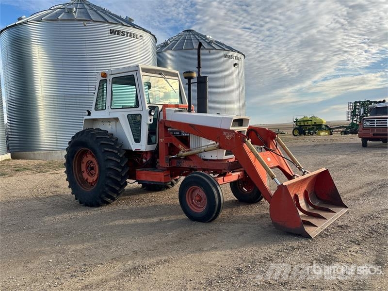 Case IH 970 2WD Tractor Трактори