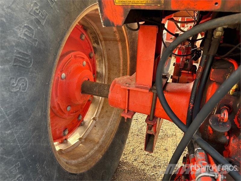 Case IH 970 2WD Tractor Трактори