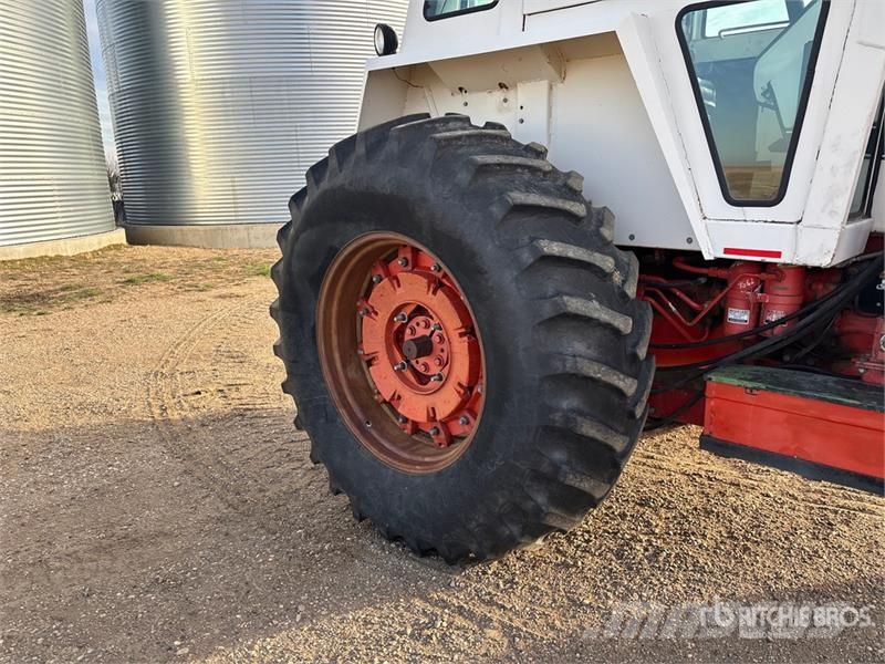 Case IH 970 2WD Tractor Трактори