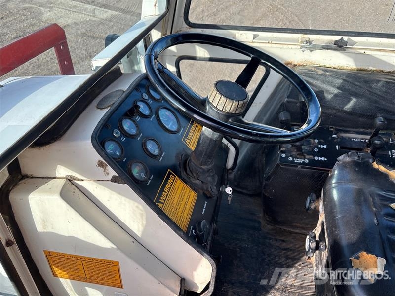 Case IH 970 2WD Tractor Трактори