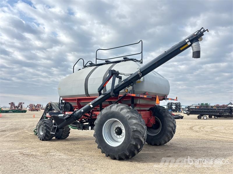 Case IH ADX3430 430 bu Tow-Behind Air Cart Kylvökoneet