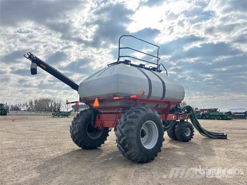 Case IH ADX3430 430 bu Tow-Behind Air Cart Kylvökoneet