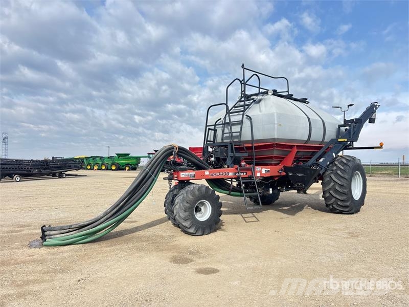 Case IH ADX3430 430 bu Tow-Behind Air Cart Kylvökoneet