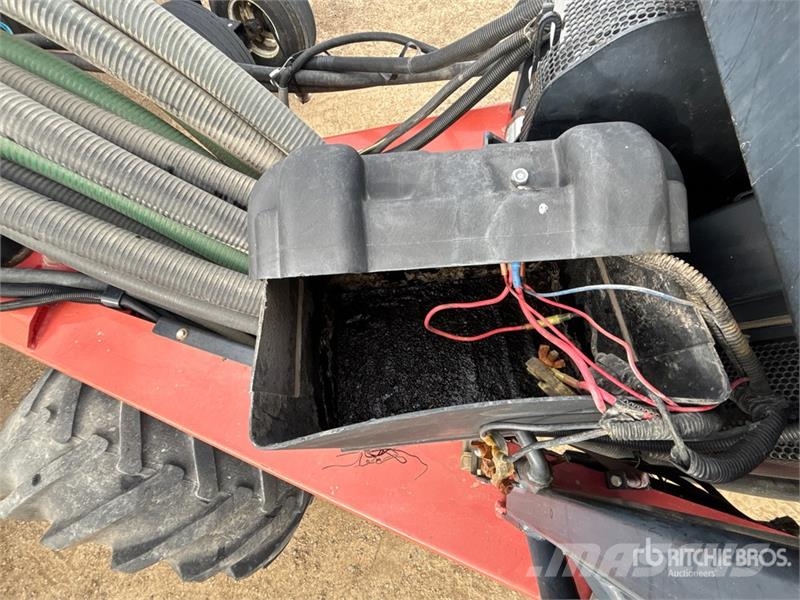 Case IH ADX3430 430 bu Tow-Behind Air Cart Kylvökoneet