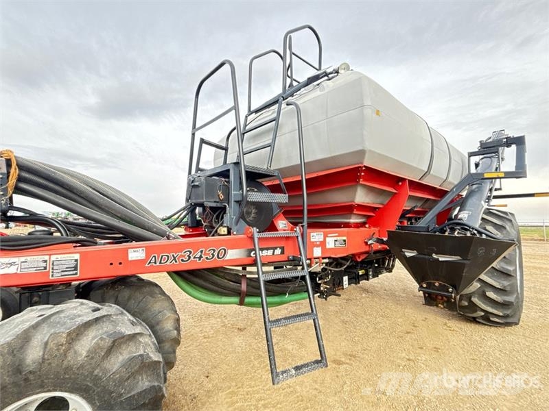 Case IH ADX3430 430 bu Tow-Behind Air Cart Kylvökoneet
