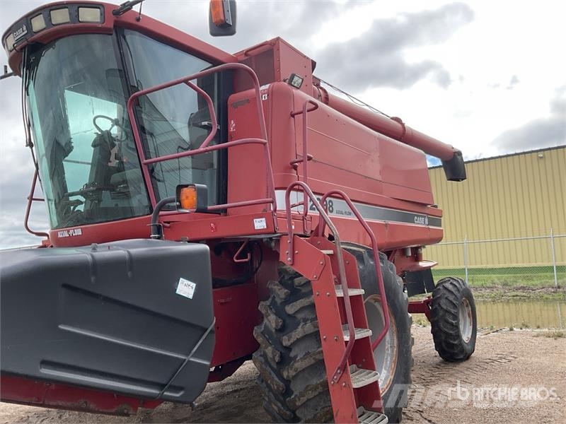Case IH Axial-Flow 2388 Combine Harvester Зернозбиральні комбайни