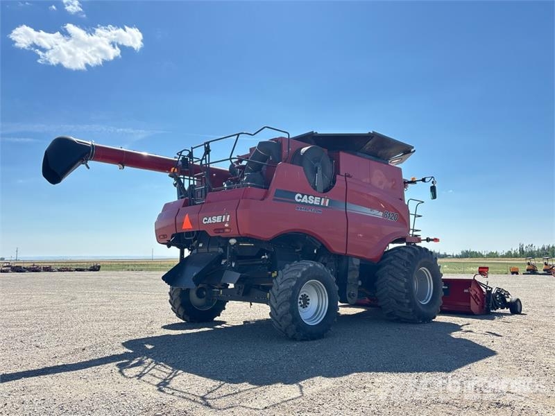 Case IH Axial-Flow 8120 Combine Harvester Mietitrebbiatrici
