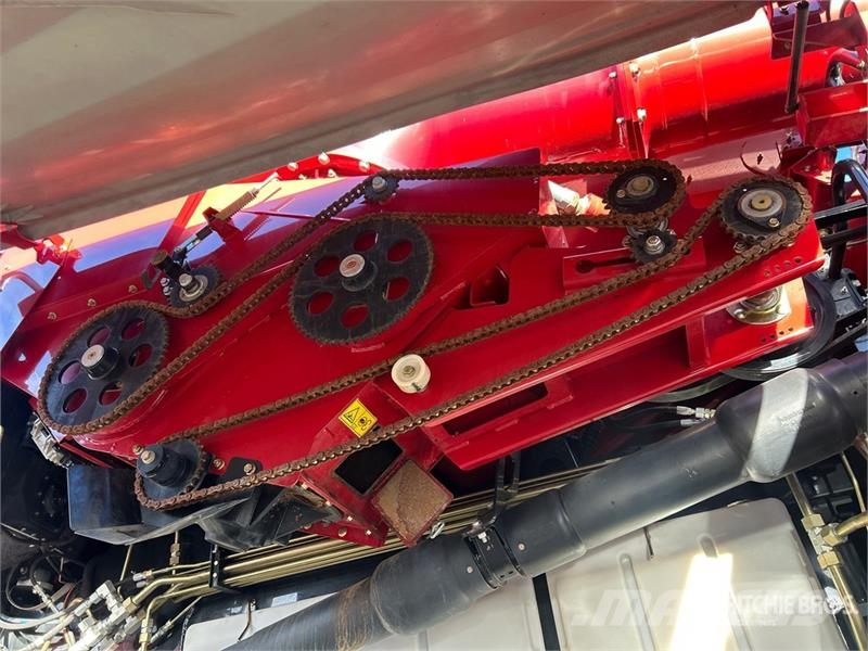 Case IH Axial-Flow 8240 Combine Harvester Combine harvesters