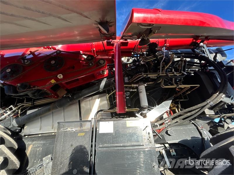Case IH Axial-Flow 8240 Combine Harvester Combine harvesters