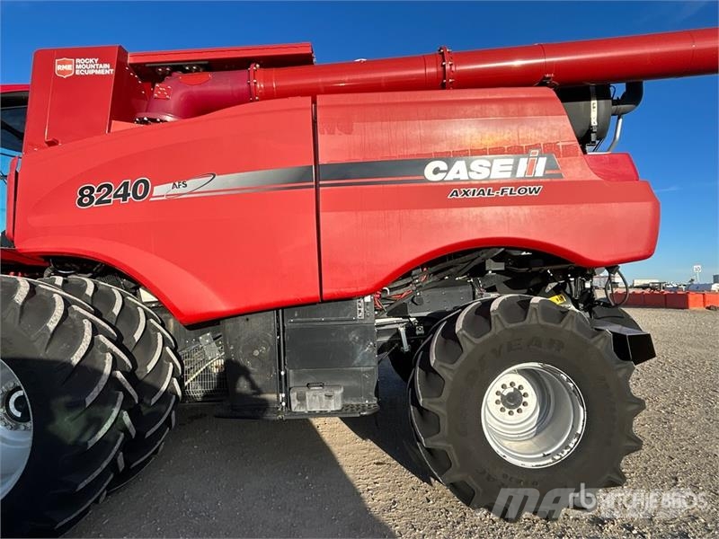 Case IH Axial-Flow 8240 Combine Harvester Combine harvesters