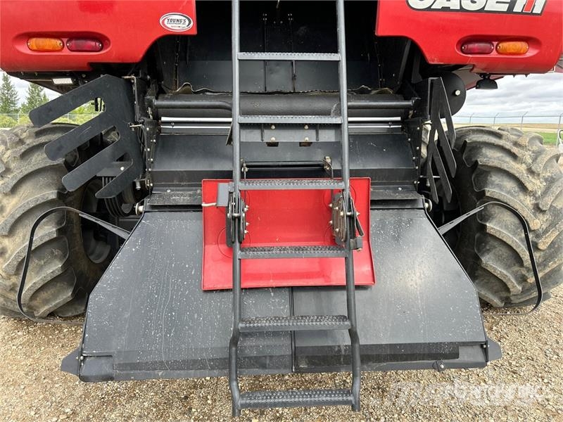 Case IH Axial-Flow 9230 Combine Harvester Kombinované zberacie stroje
