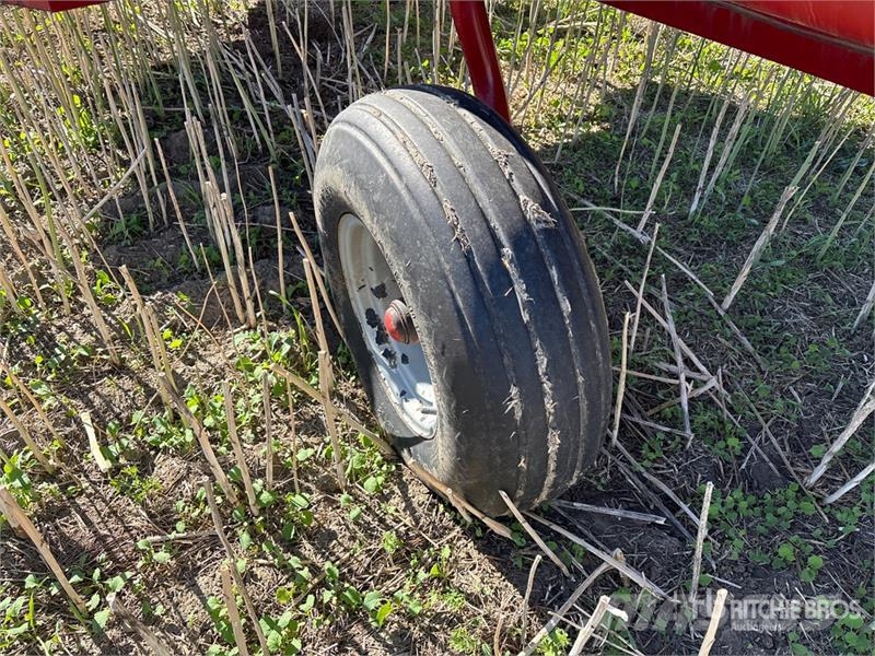 Case IH International 8230 30 ft Pull Type Swather Windrow Segadoras hileradoras