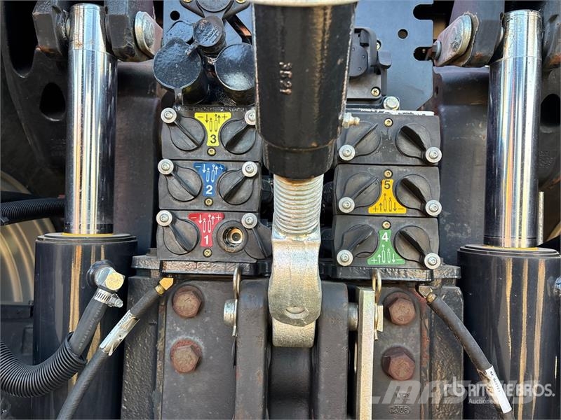 Case IH Magnum 250 4WD Tractor الجرارات