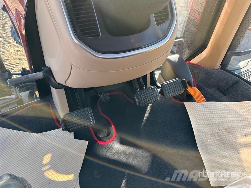 Case IH Magnum 250 4WD Tractor الجرارات