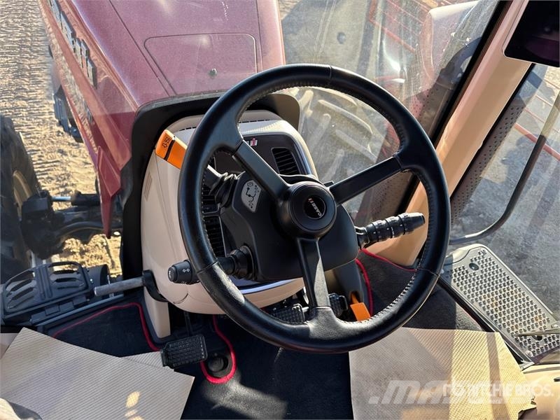 Case IH Magnum 250 4WD Tractor الجرارات