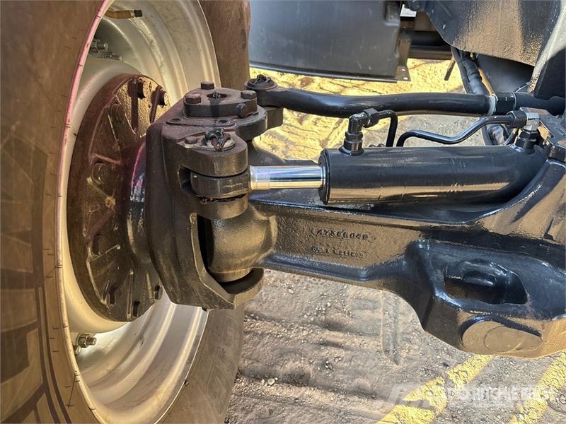 Case IH Magnum 250 4WD Tractor الجرارات