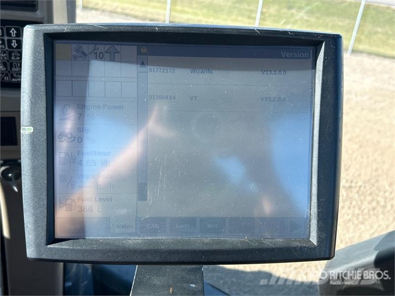 Case IH Magnum 340 4WD Tractor الجرارات