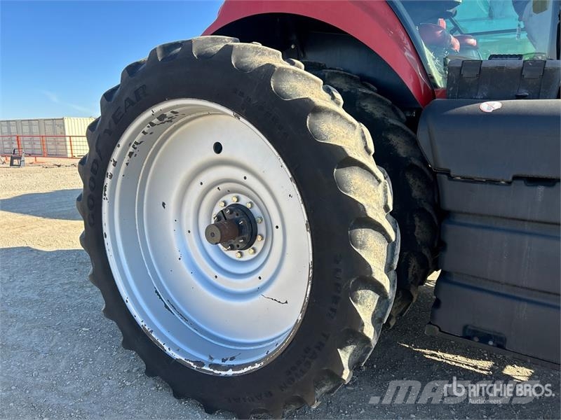 Case IH Magnum 340 4WD Tractor الجرارات