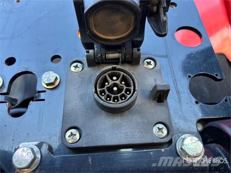 Case IH Magnum 340 4WD Tractor الجرارات
