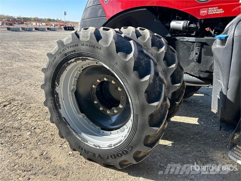 Case IH Magnum 340 4WD Tractor الجرارات