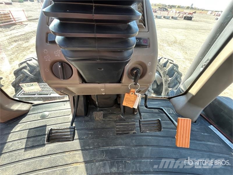 Case IH Magnum 340 4WD Tractor الجرارات