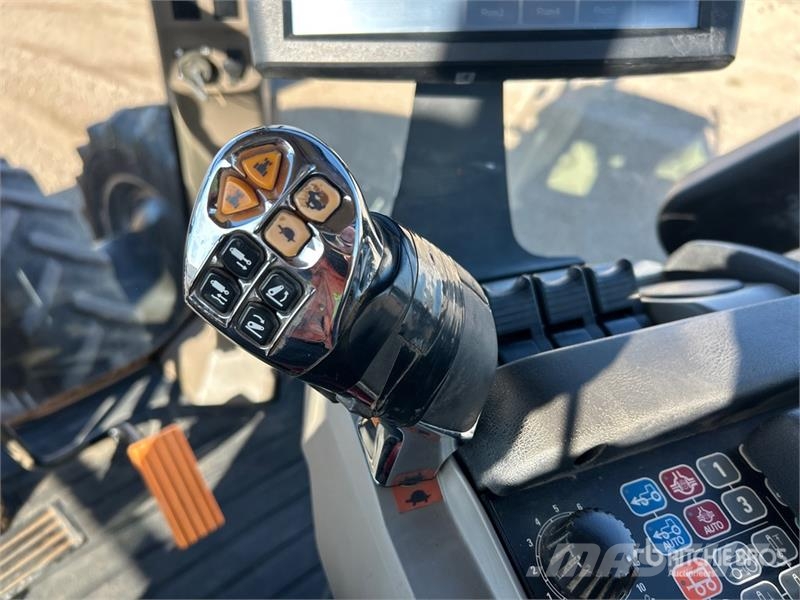 Case IH Magnum 340 4WD Tractor الجرارات