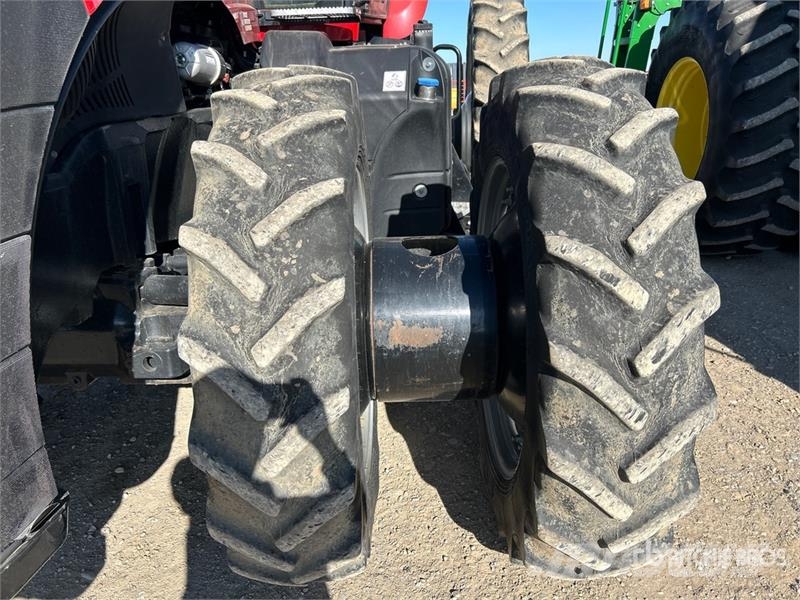 Case IH Magnum 340 4WD Tractor الجرارات