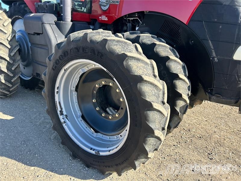 Case IH Magnum 340 4WD Tractor الجرارات