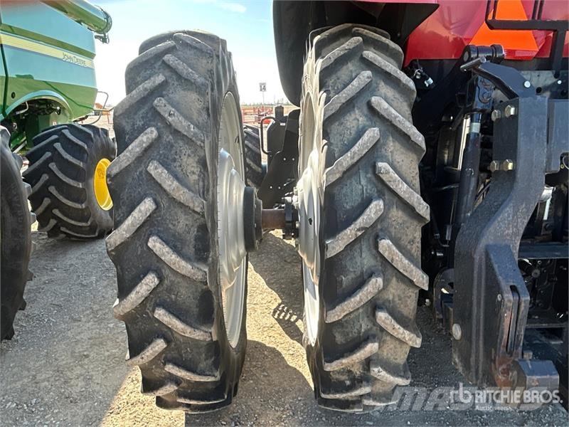 Case IH Magnum 340 4WD Tractor الجرارات
