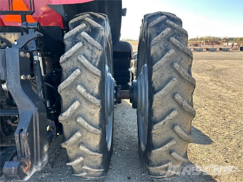 Case IH Magnum 340 4WD Tractor الجرارات