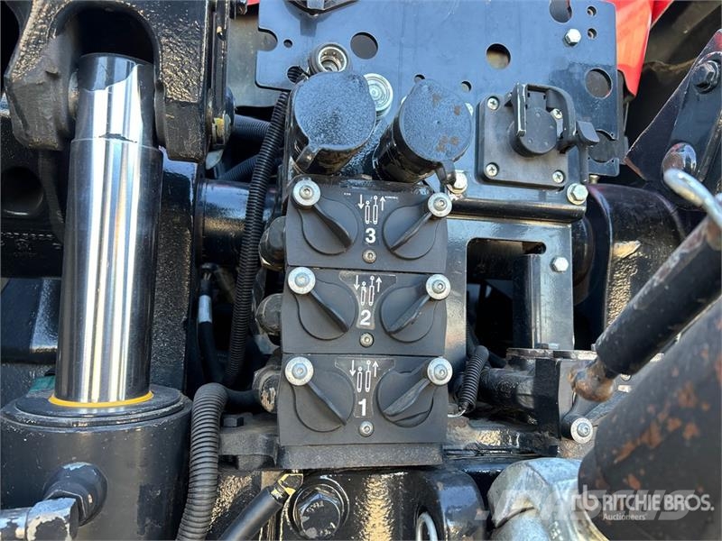 Case IH Magnum 340 4WD Tractor الجرارات