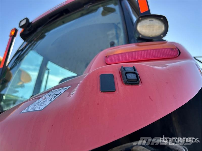 Case IH Magnum 340 4WD Tractor الجرارات