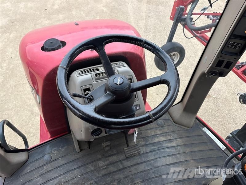 Case IH Patriot 3330 100 ft 4x4 High Clearance Self-Propel Itsekulkevat ruiskut
