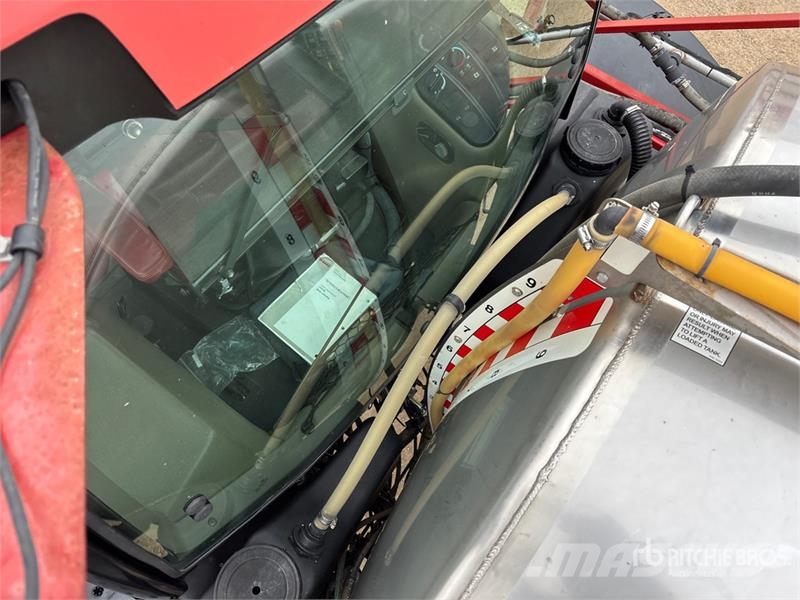 Case IH Patriot 3330 100 ft 4x4 High Clearance Self-Propel Itsekulkevat ruiskut