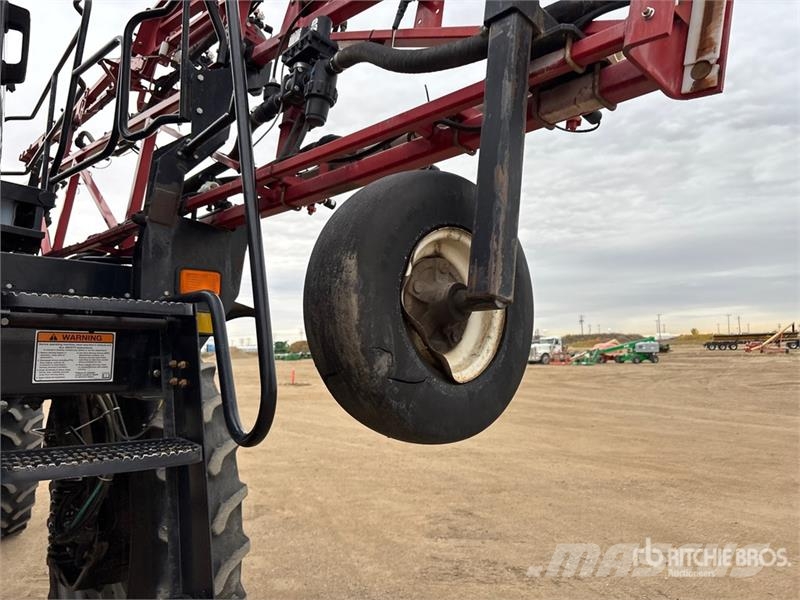 Case IH Patriot 3330 100 ft 4x4 High Clearance Self-Propel Itsekulkevat ruiskut