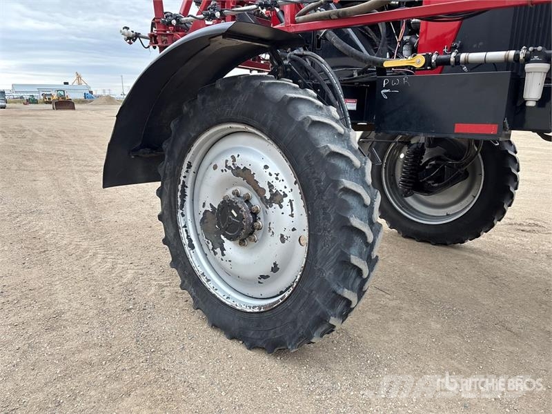 Case IH Patriot 3330 100 ft 4x4 High Clearance Self-Propel Itsekulkevat ruiskut