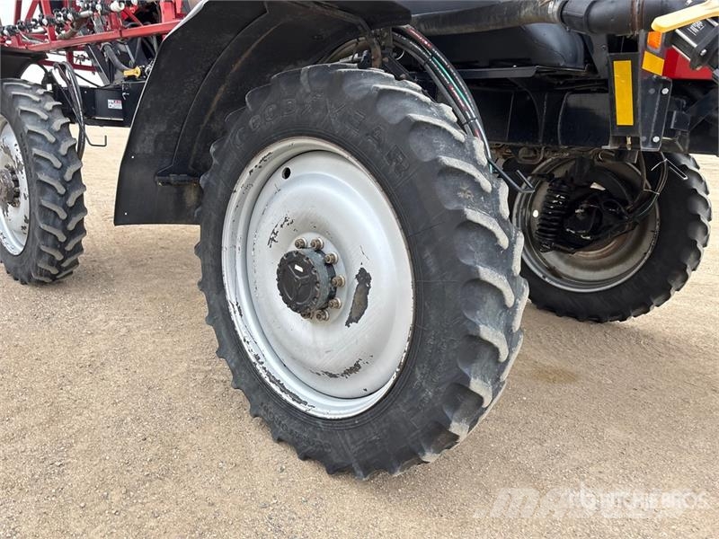 Case IH Patriot 3330 100 ft 4x4 High Clearance Self-Propel Itsekulkevat ruiskut