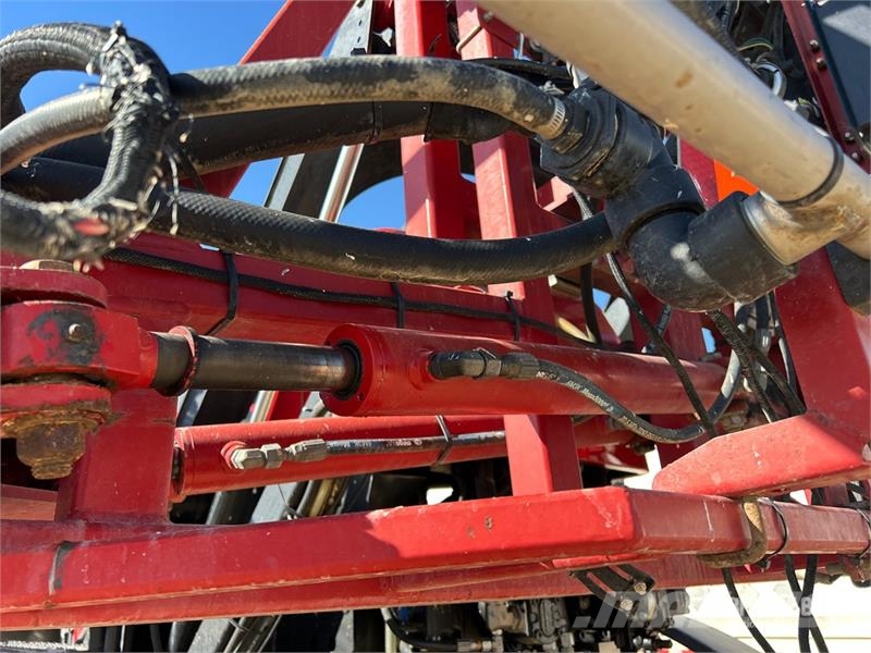 Case IH Patriot 3330 100 ft 4x4 High Clearance Self-Propel رشاشات ذاتية الحركة