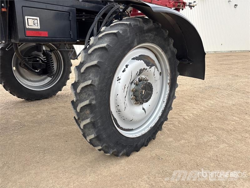 Case IH Patriot 3330 100 ft 4x4 High Clearance Self-Propel Itsekulkevat ruiskut