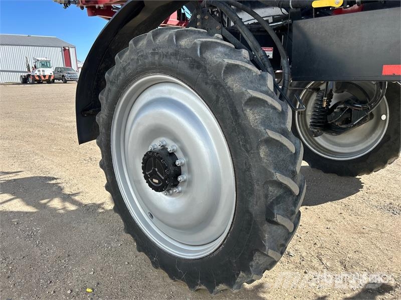 Case IH Patriot 3330 100 ft 4x4 High Clearance Self-Propel رشاشات ذاتية الحركة
