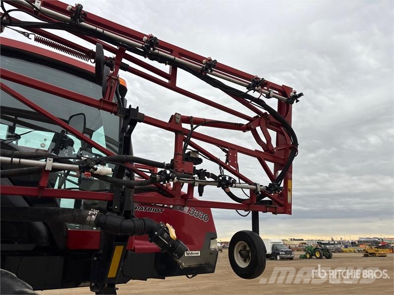 Case IH Patriot 3330 100 ft 4x4 High Clearance Self-Propel Itsekulkevat ruiskut