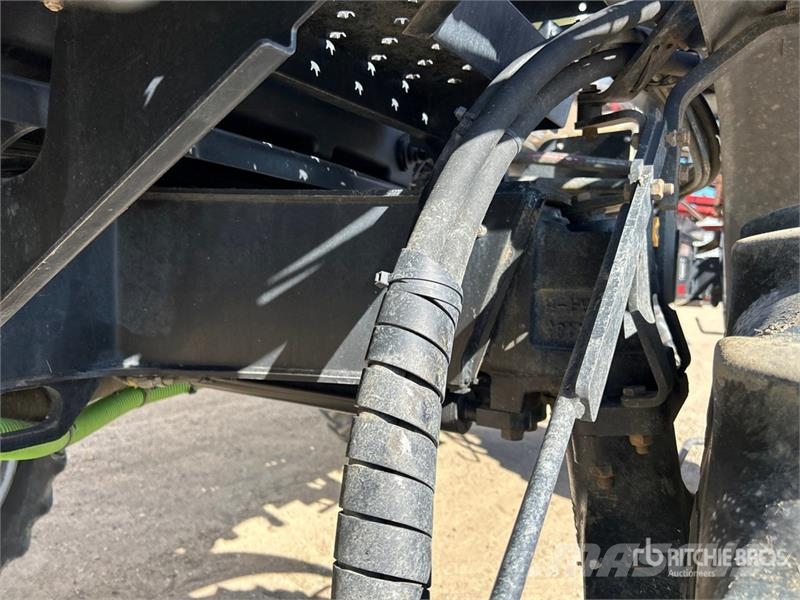 Case IH Patriot 3330 100 ft 4x4 High Clearance Self-Propel رشاشات ذاتية الحركة