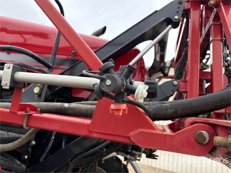 Case IH Patriot 3330 100 ft 4x4 High Clearance Self-Propel Itsekulkevat ruiskut