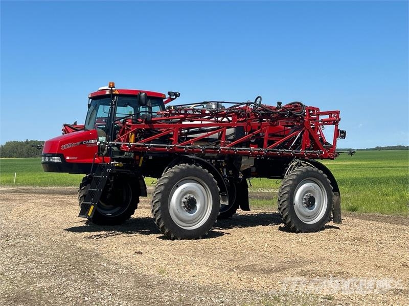Case IH Patriot 3330 120 ft 4x4 High Clearance Self-Propel Irroratrici semoventi